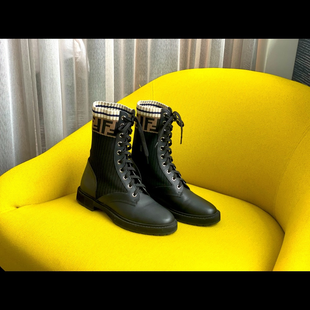 Fendi Auth Black leather biker boots with stretch fabric size 37